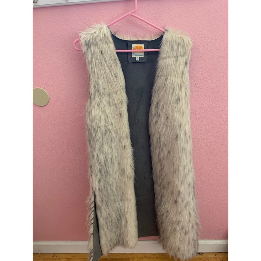 FAUX FUR Long Vest.